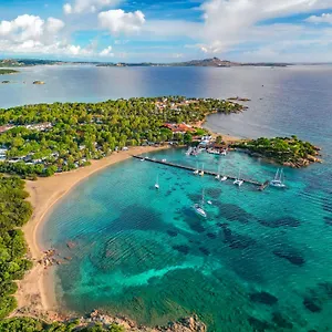 Centro Vacanze Isuledda Канниджионе